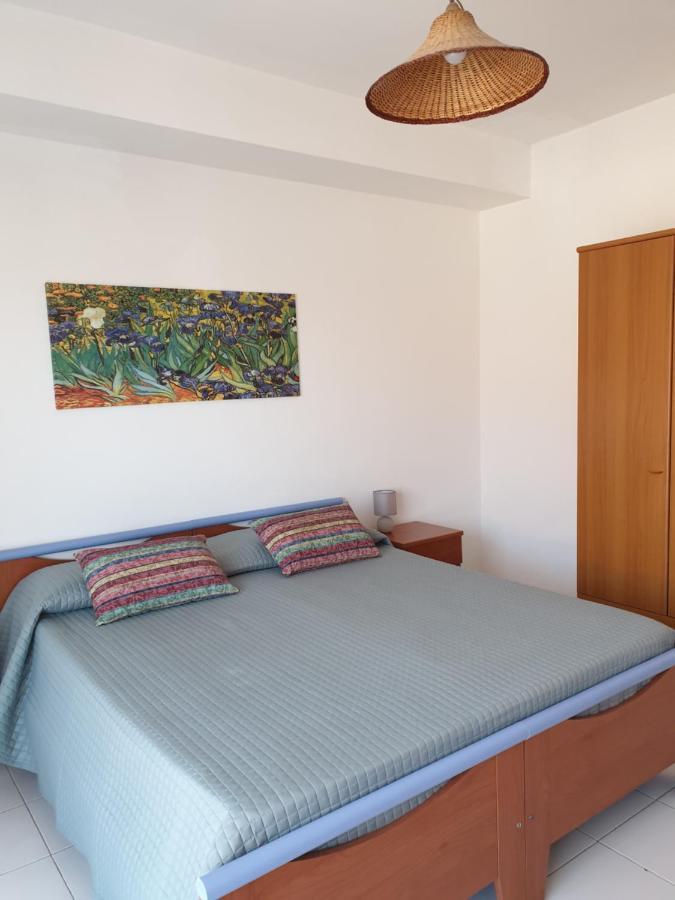 Baia Alcantara Apartments Giardini Naxos Esterno foto